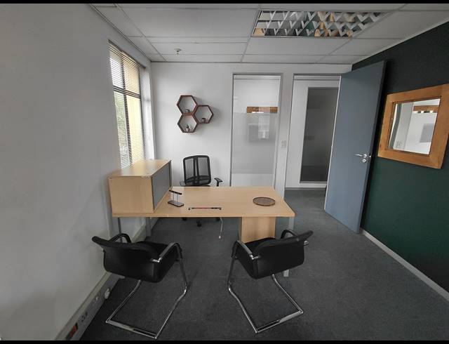 25.20M² OFFICE TO LET IN FOURWAYS
